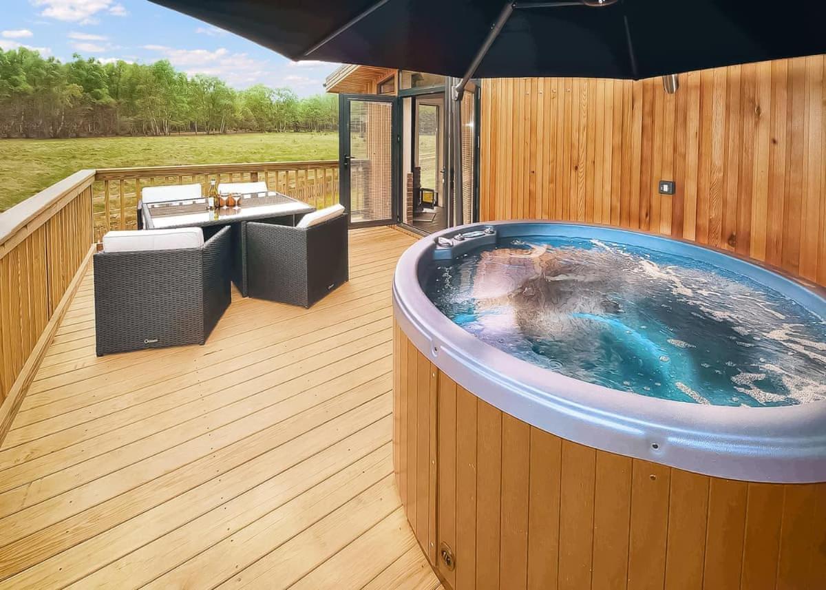 The Sherwood Hideaway Lodges Bothamsall 외부 사진